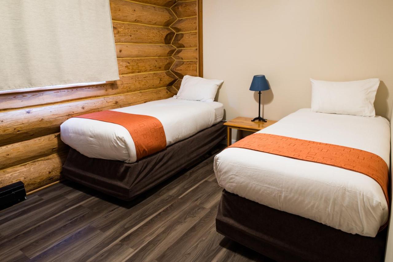 Glacier House & Resort
