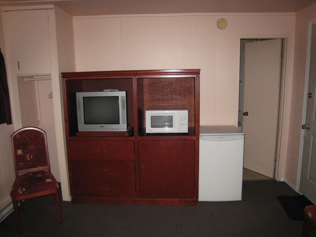 Motel Frontier