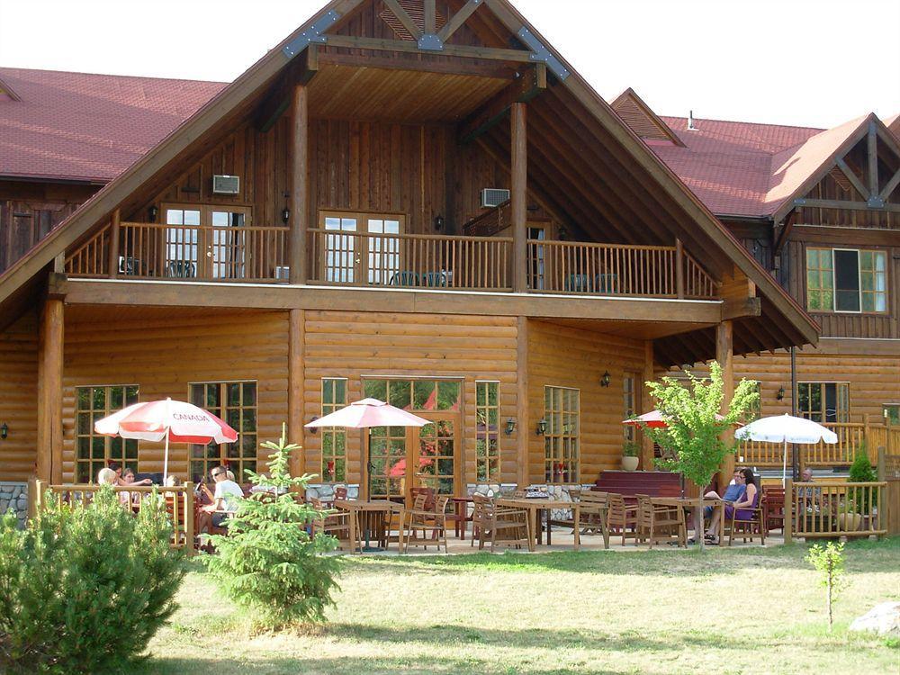 Resort Glacier House & 4*