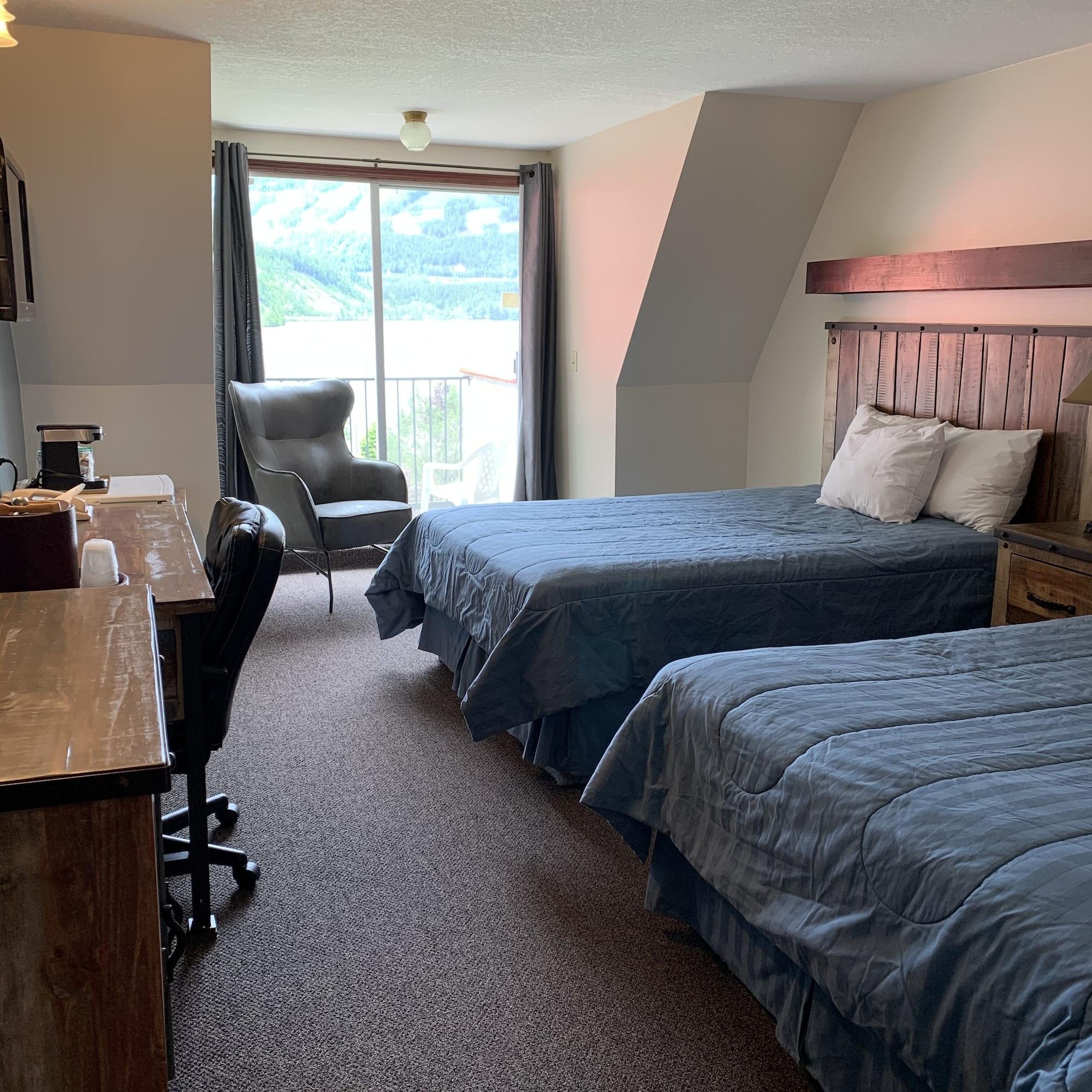 Three Valley Chateau Hotel