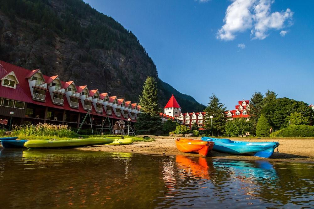 Three Valley Chateau Hotel Revelstoke