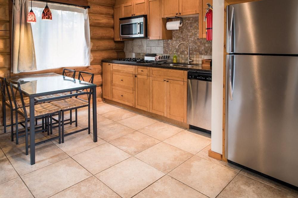 Glacier House & 4* Revelstoke