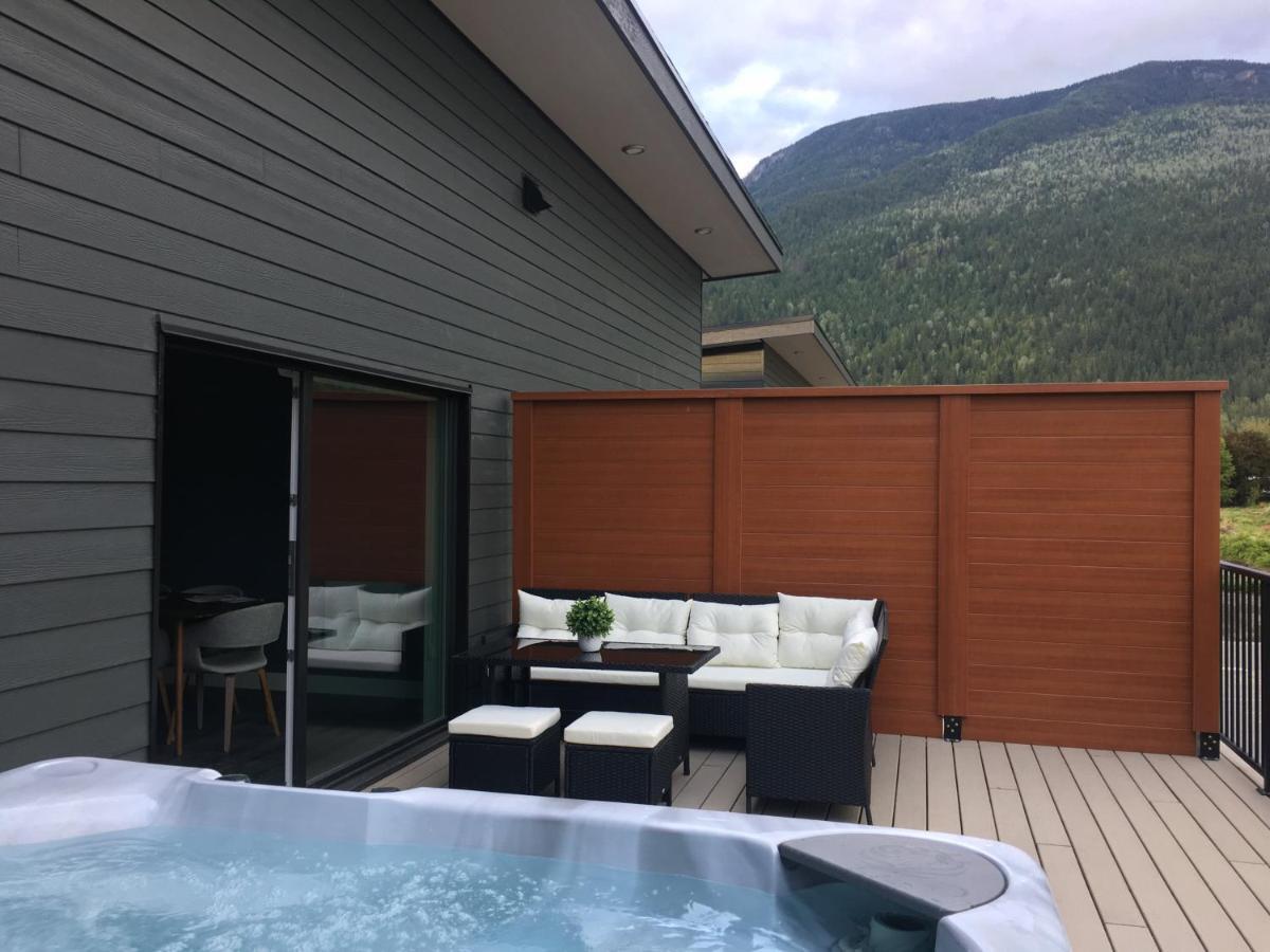 The Revy Den By Vacations Apartment *