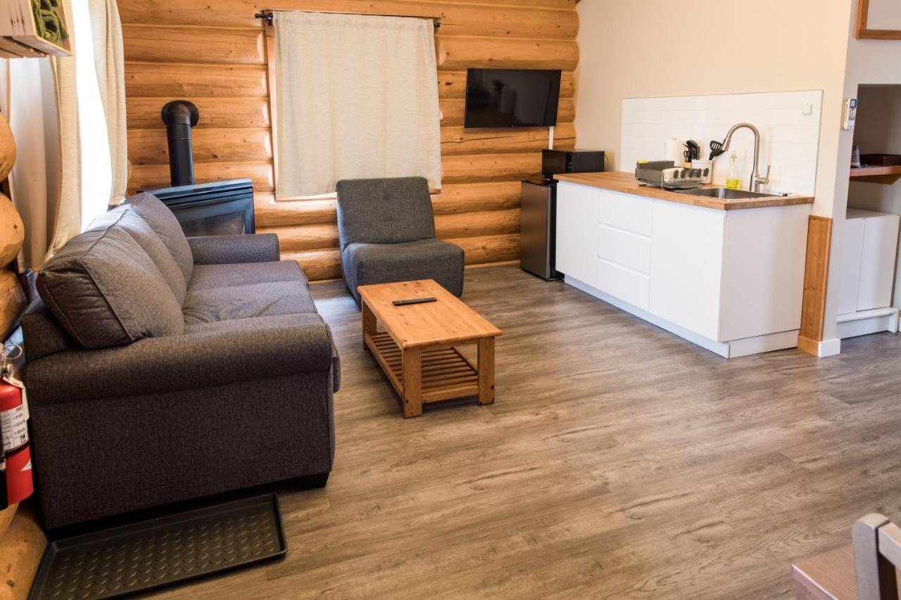 Glacier House & Resort