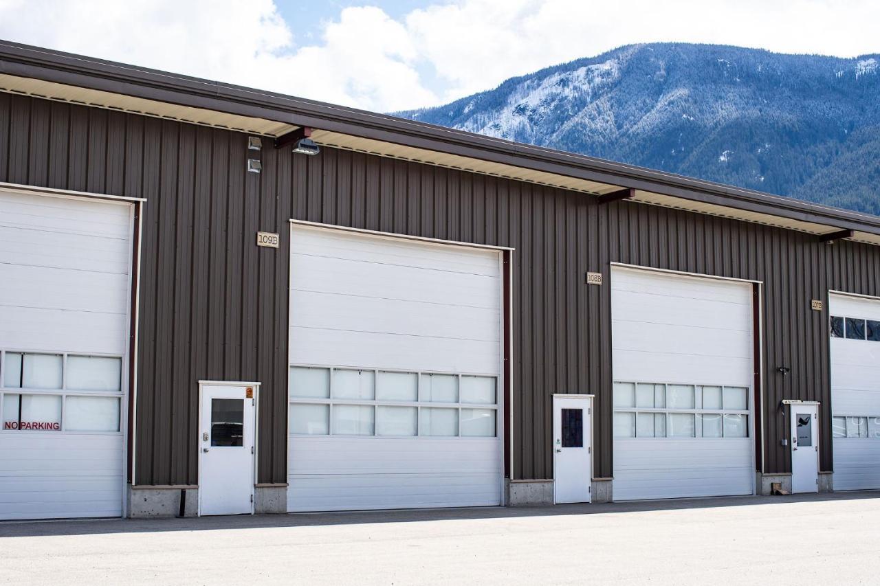 The Whiskey Jack By Vacations * Revelstoke
