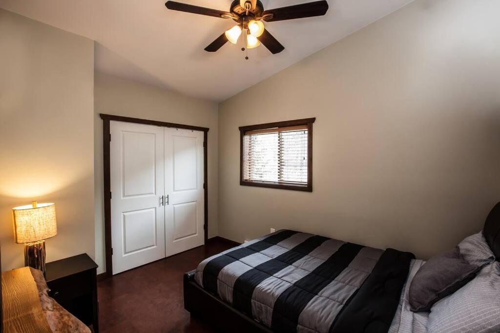 The 2 Bedrooms In Revelstoke! Apartment *