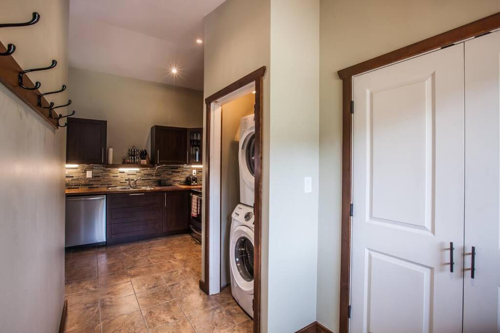 The 2 Bedrooms In Revelstoke! * Revelstoke