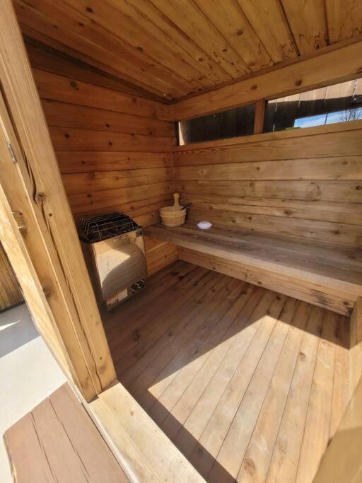 Apartment The 2 Bedrooms In Revelstoke! *