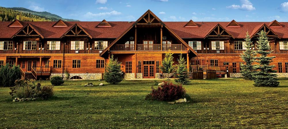 Glacier House & Resort 4*