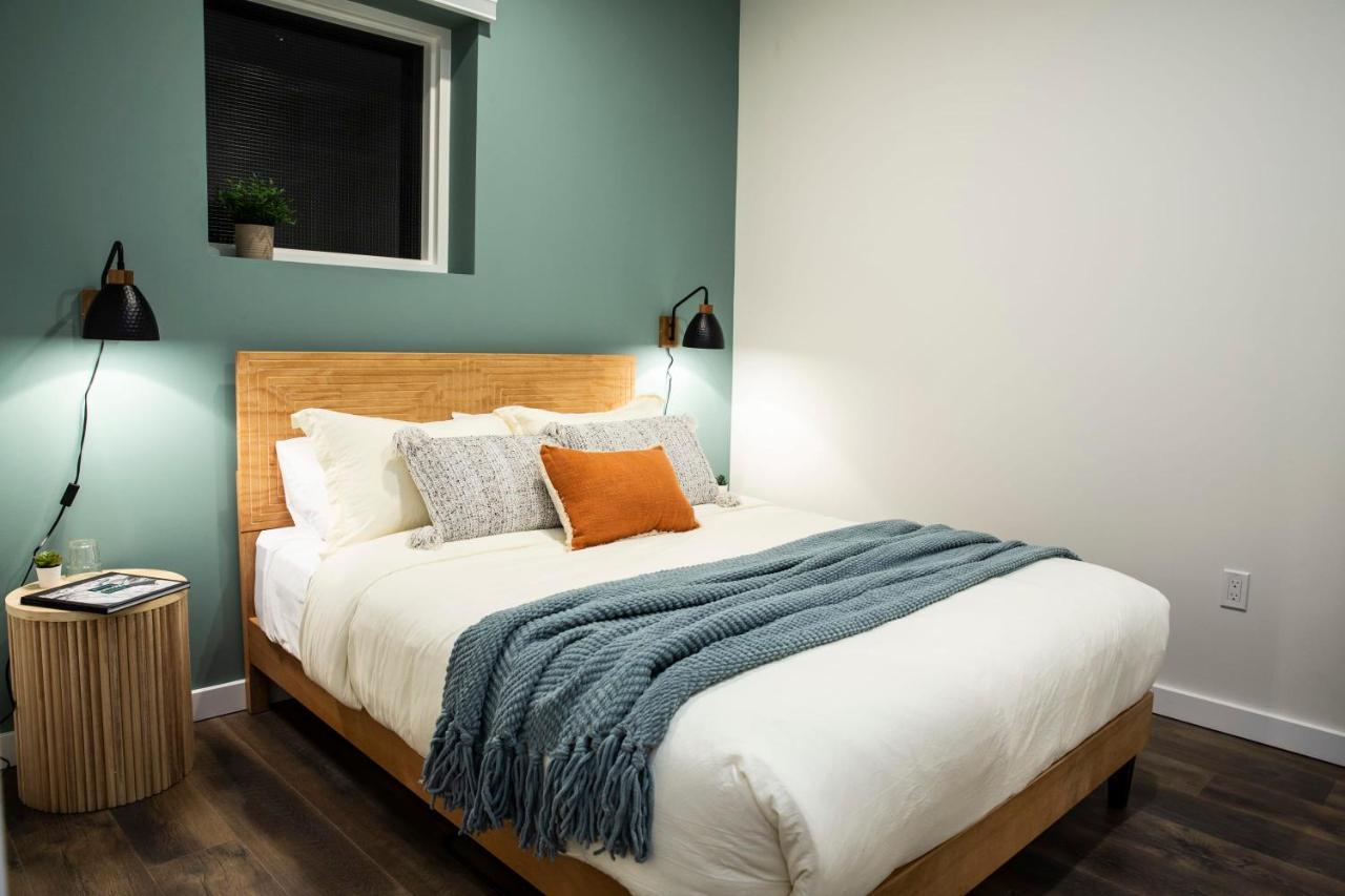 The Stellar - Cozy 2 Bedroom With Hot Tub Apartment