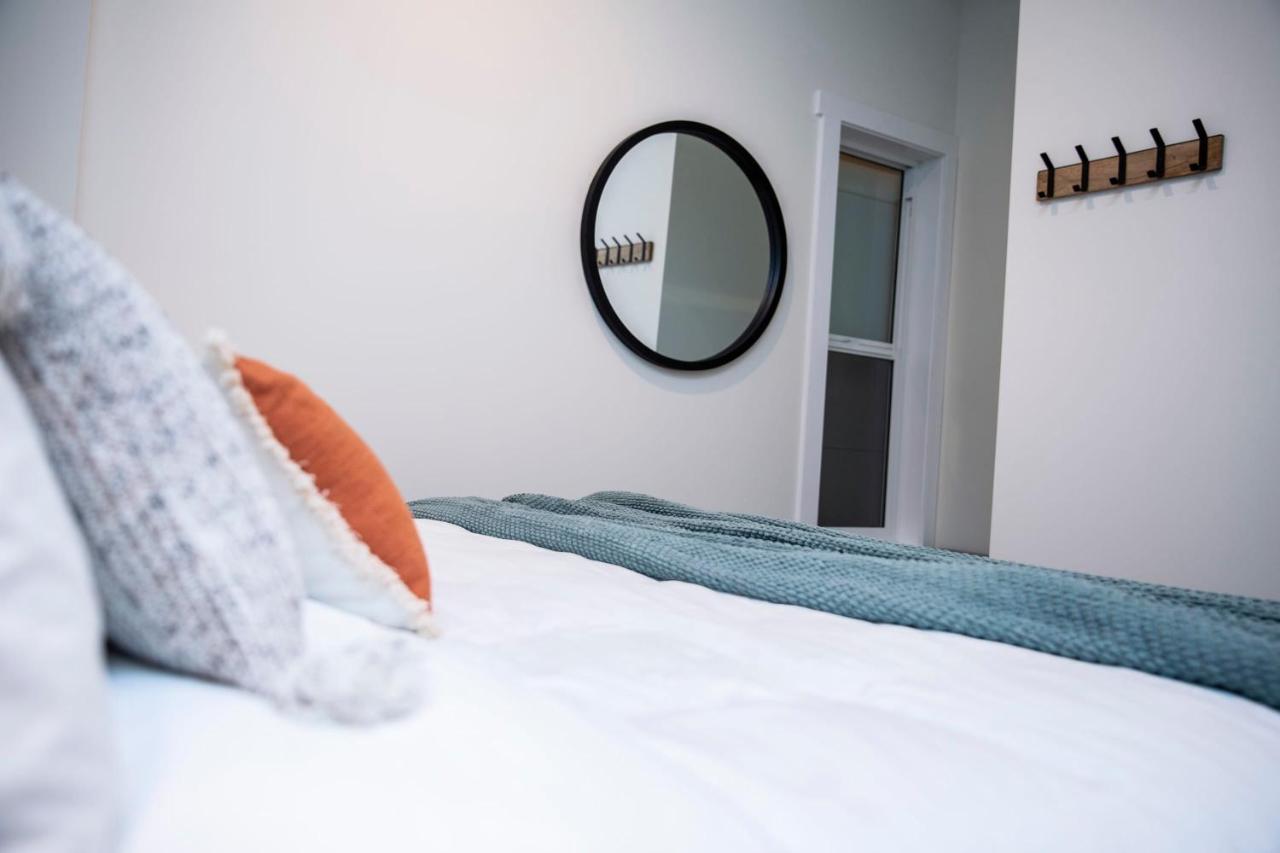 The Stellar - Cozy 2 Bedroom With Hot Tub Apartment Revelstoke