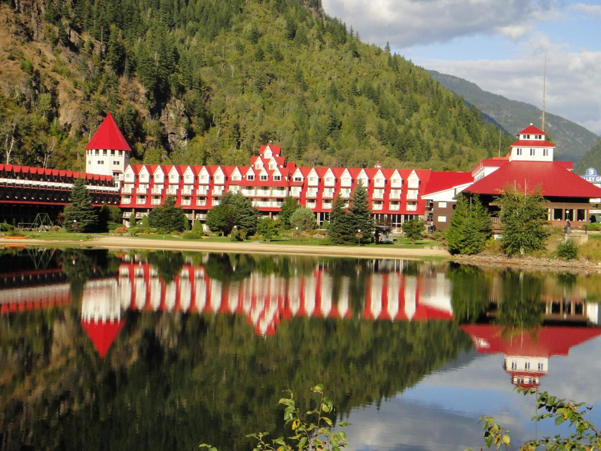Hotel Three Valley Chateau Revelstoke