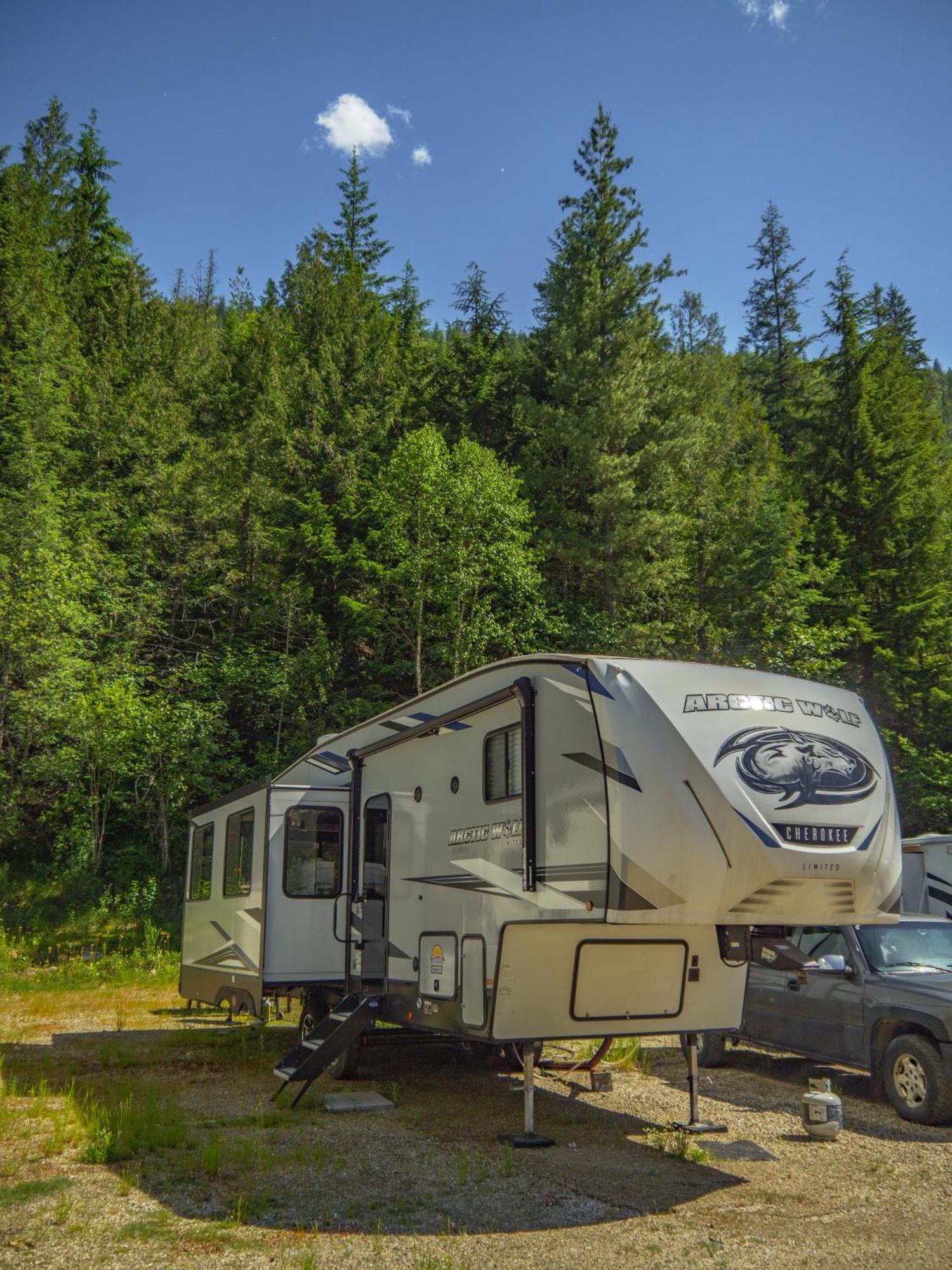 Noah's Ark 2* Revelstoke
