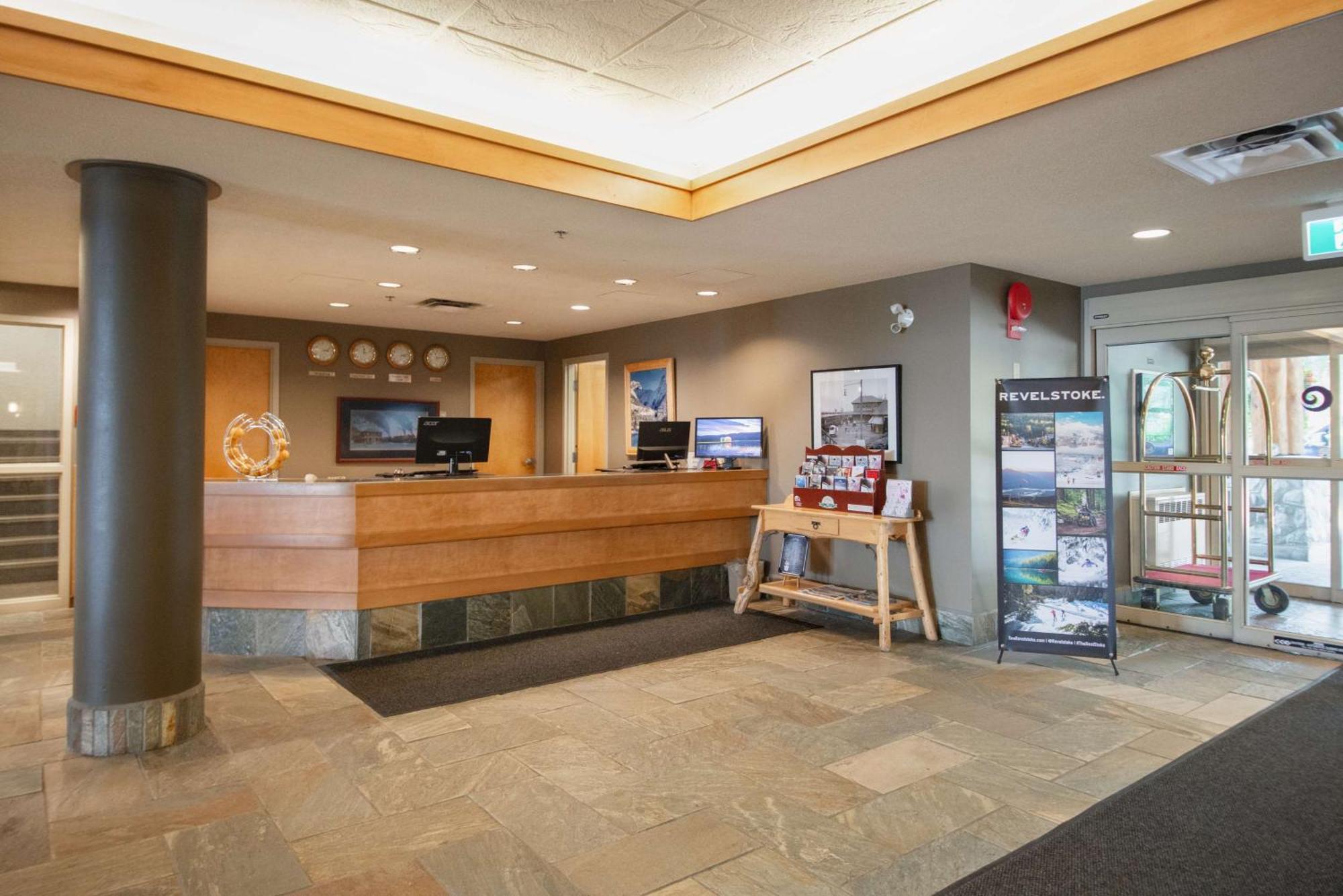Hotel Coast Hillcrest 4*