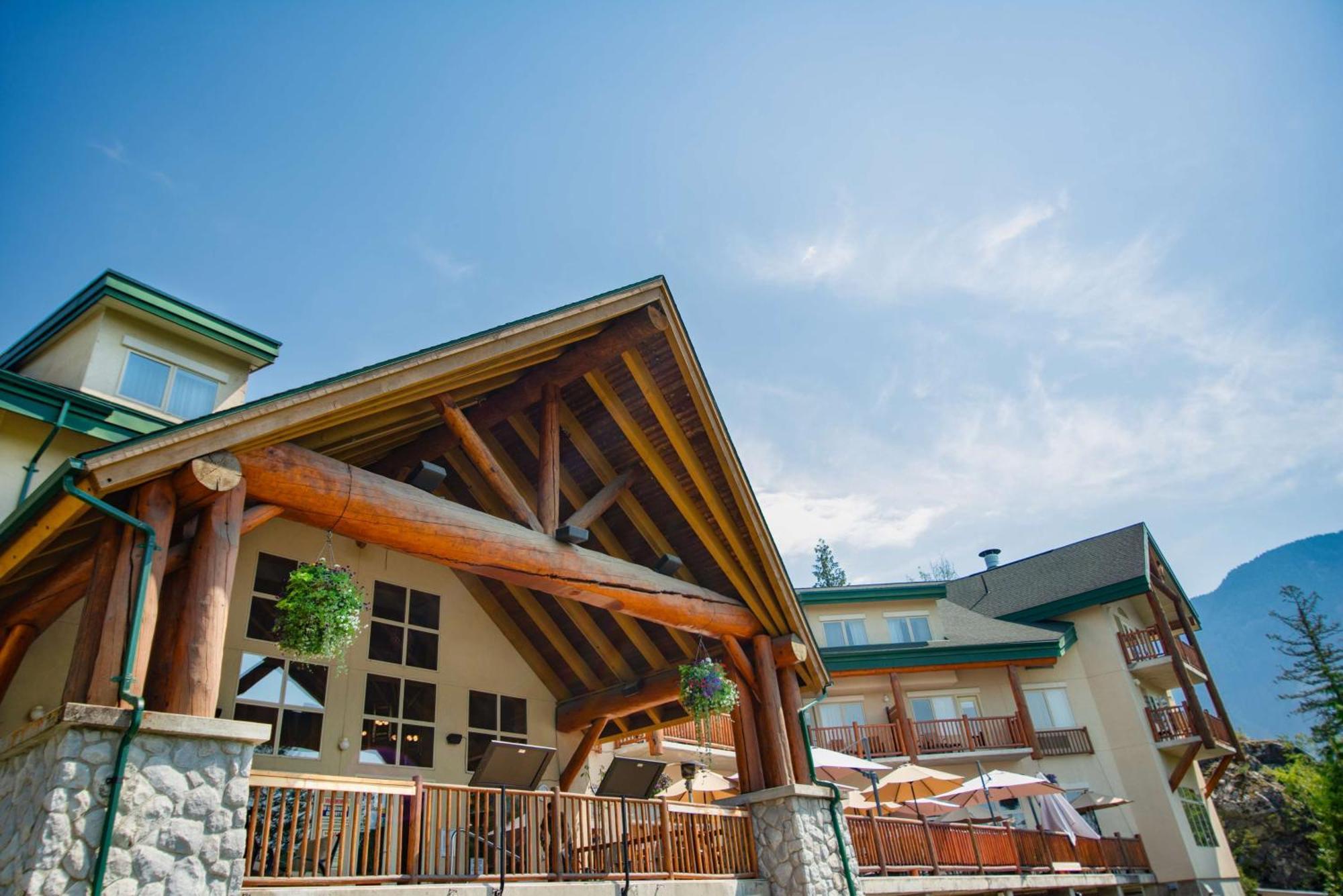 Coast Hillcrest 4*