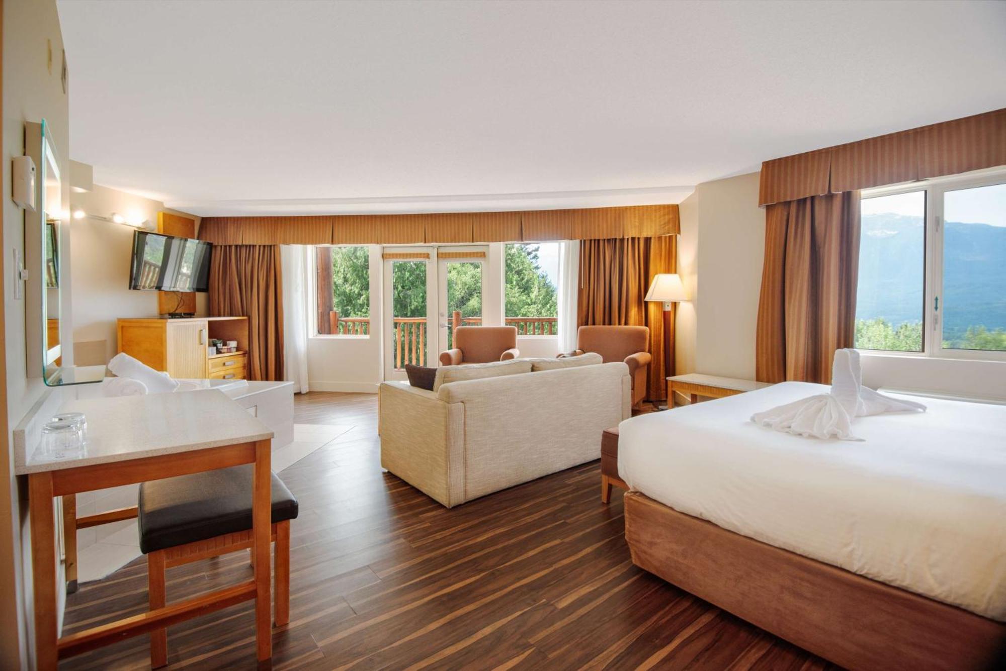 Coast Hillcrest Revelstoke