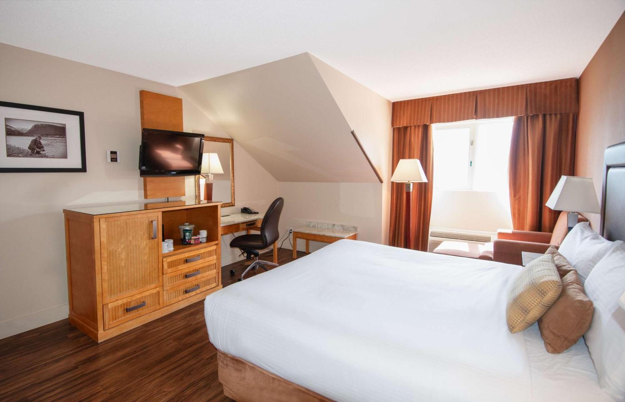 Coast Hillcrest 4* Revelstoke