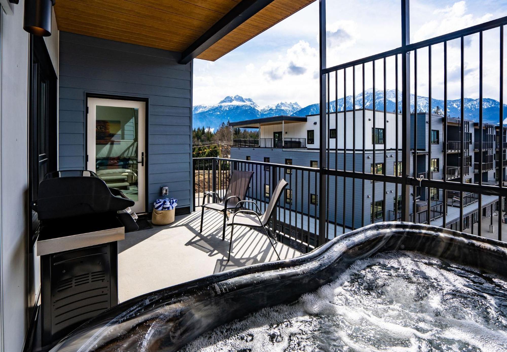 Mountain Revelation By Vacations Apartment