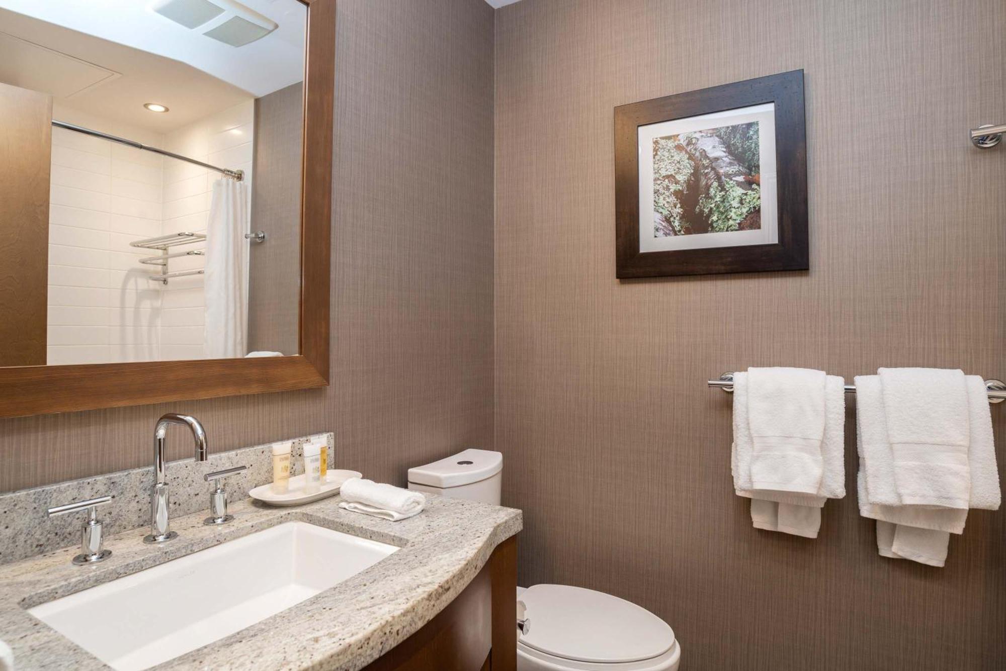 Sutton Place Mountain Resort 4*