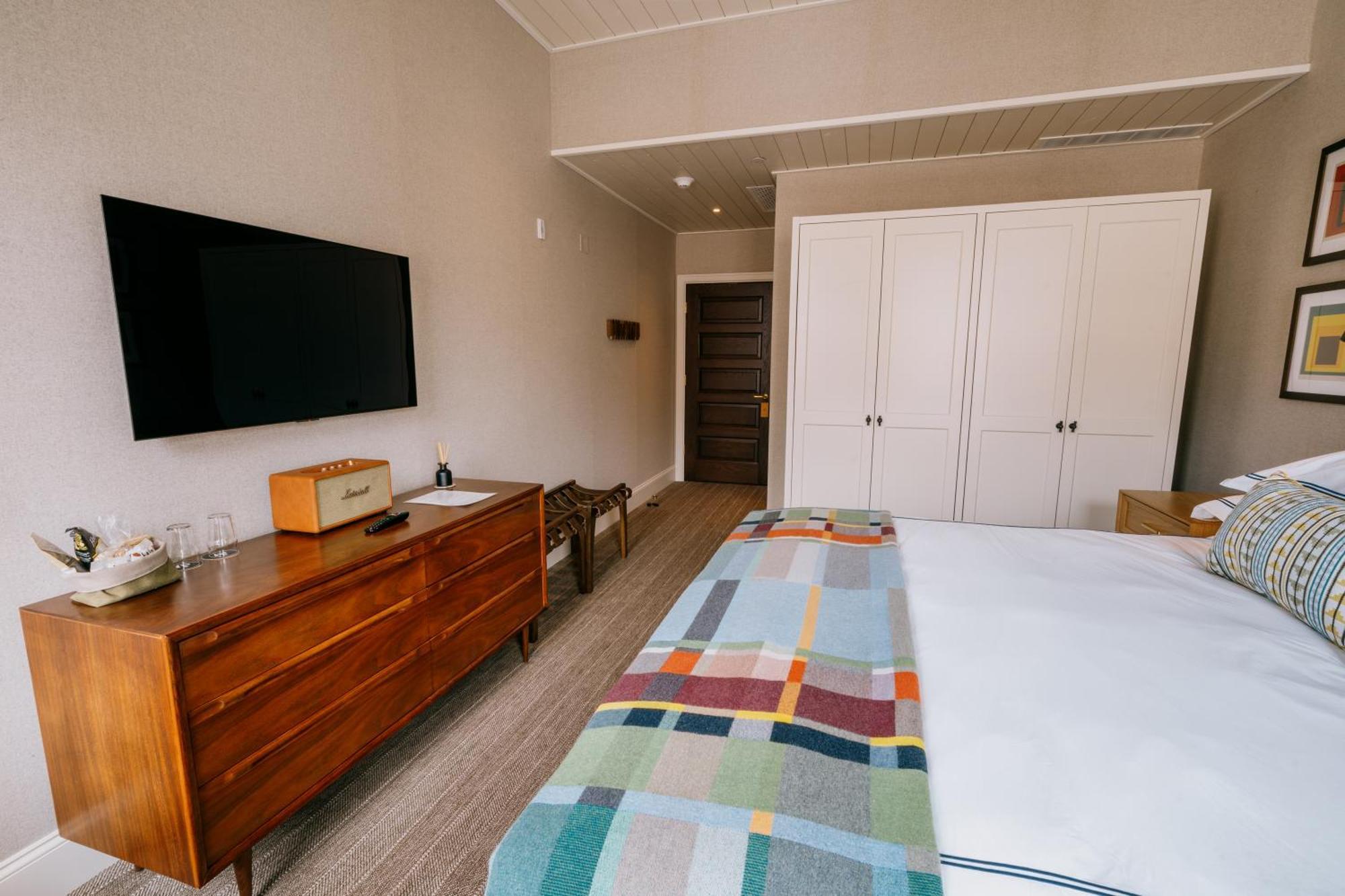 Eleven Hotel