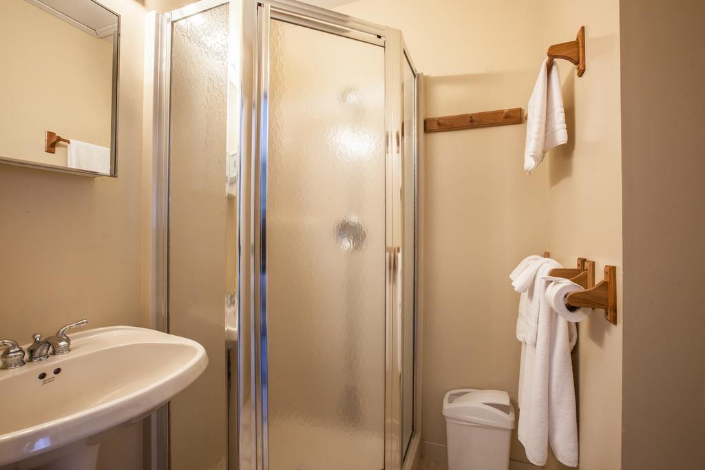 Mulvehill Creek Wilderness And Wedding Chapel 5*