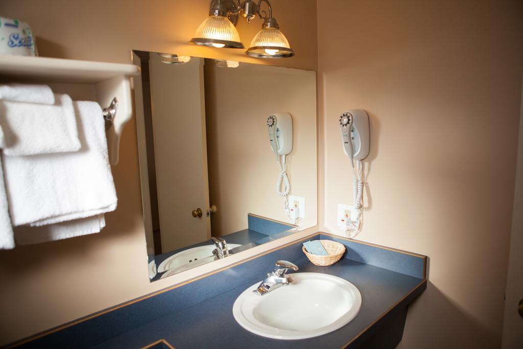 Revelstoke Lodge