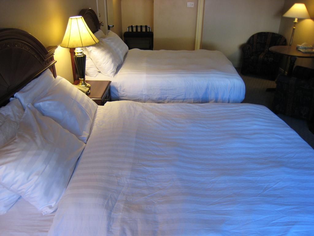 Revelstoke Lodge Motel