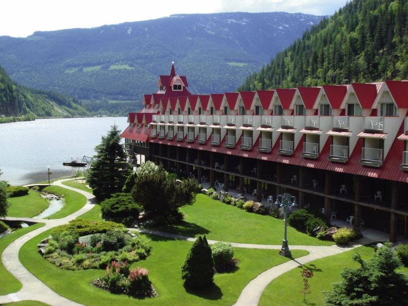 Hotel Three Valley Chateau Revelstoke