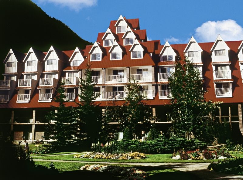 Three Valley Chateau Hotel Revelstoke