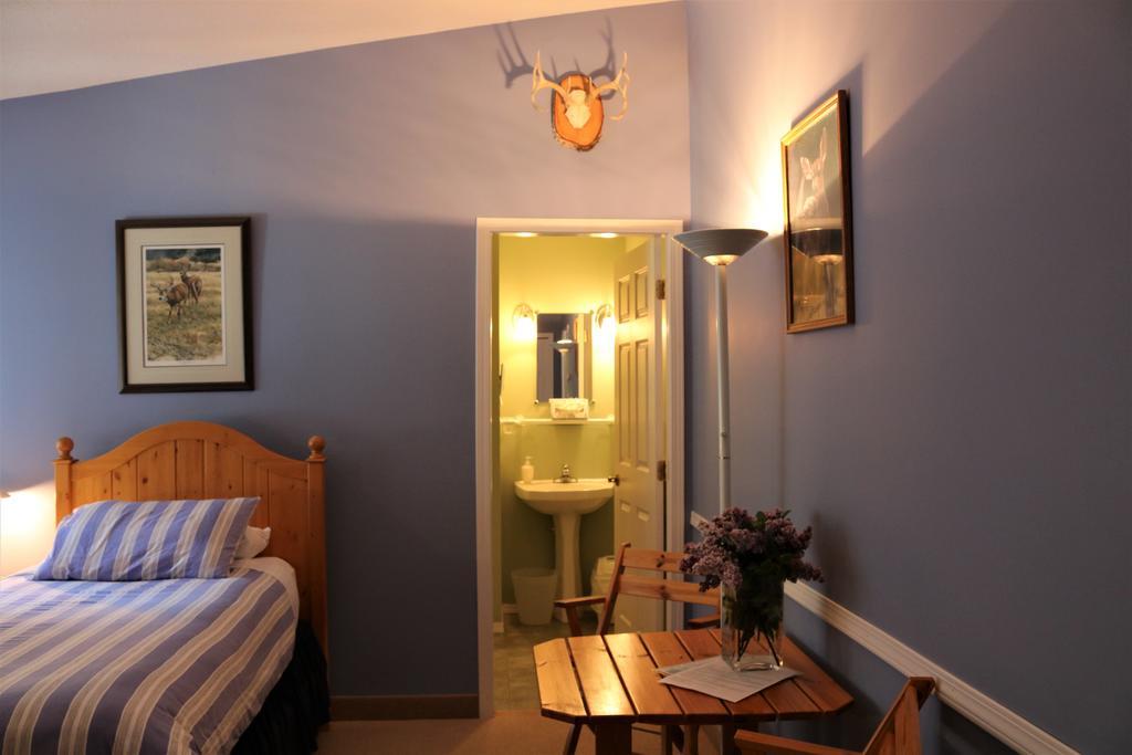 Mulvehill Creek Wilderness And Wedding Chapel Bed & Breakfast Revelstoke