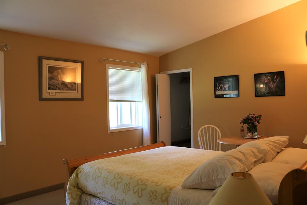 Mulvehill Creek Wilderness And Wedding Chapel Bed & Breakfast