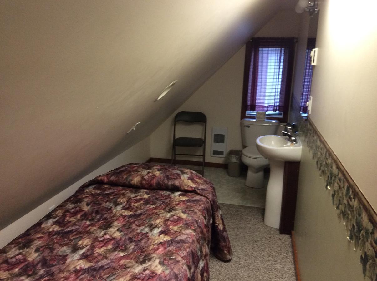Peaks Lodge Revelstoke