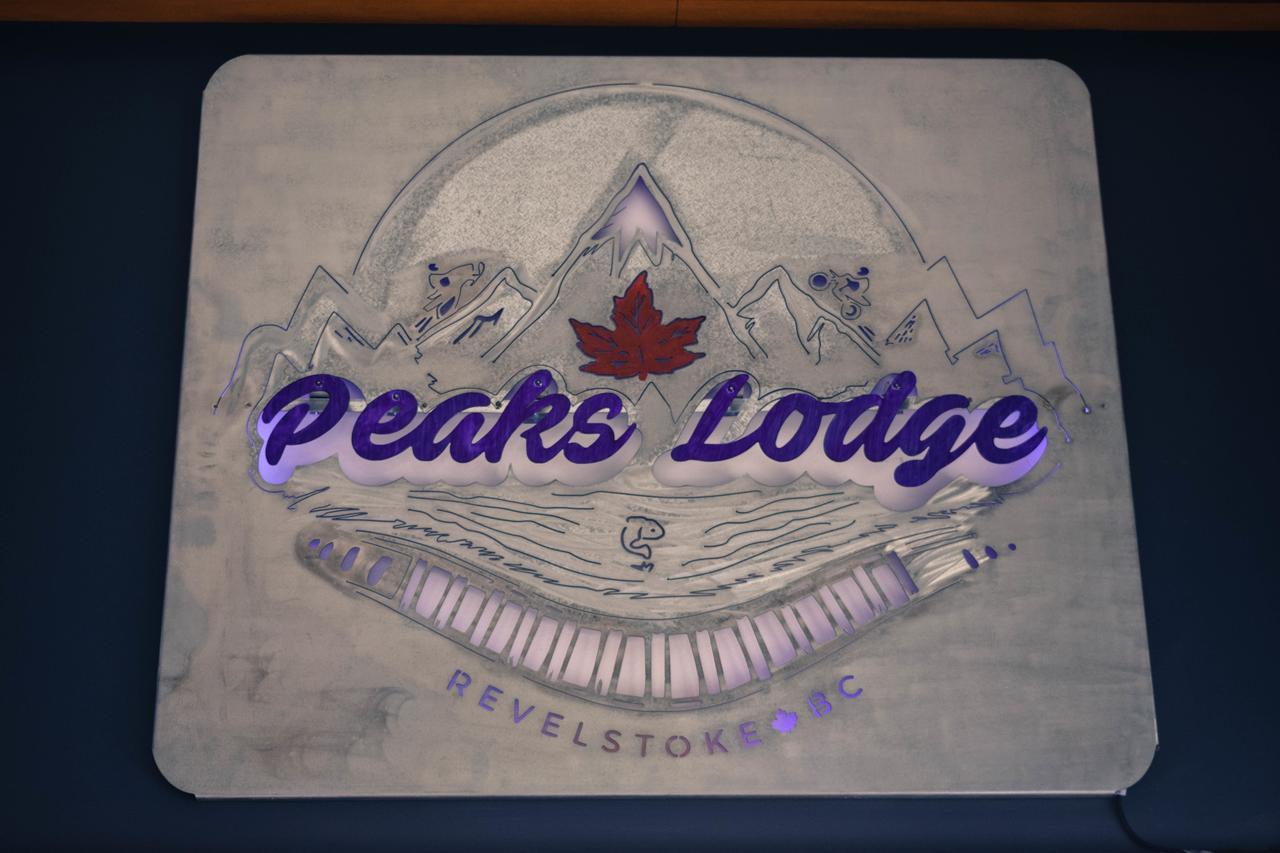 Lodge Peaks