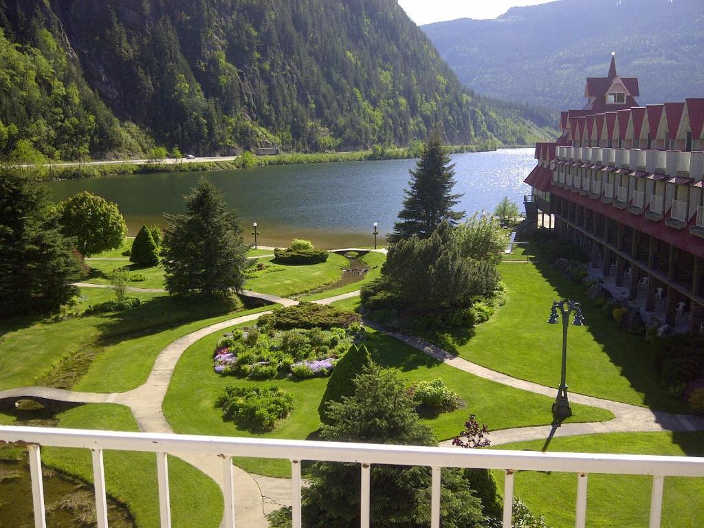 Three Valley Chateau 3*