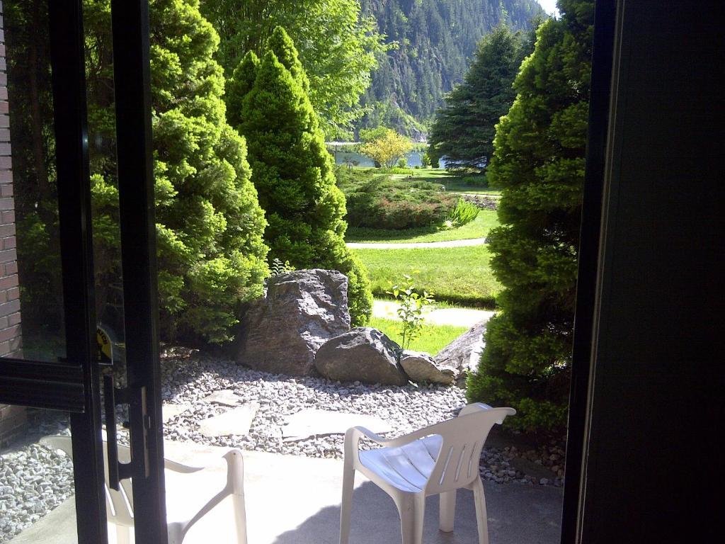 Three Valley Chateau