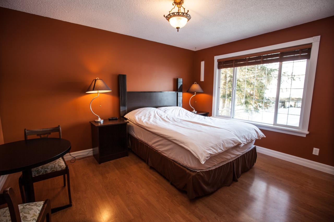 7 Acres * Revelstoke