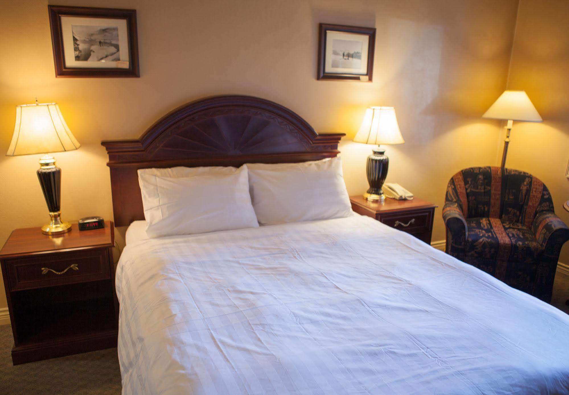 Revelstoke Lodge Motel Revelstoke