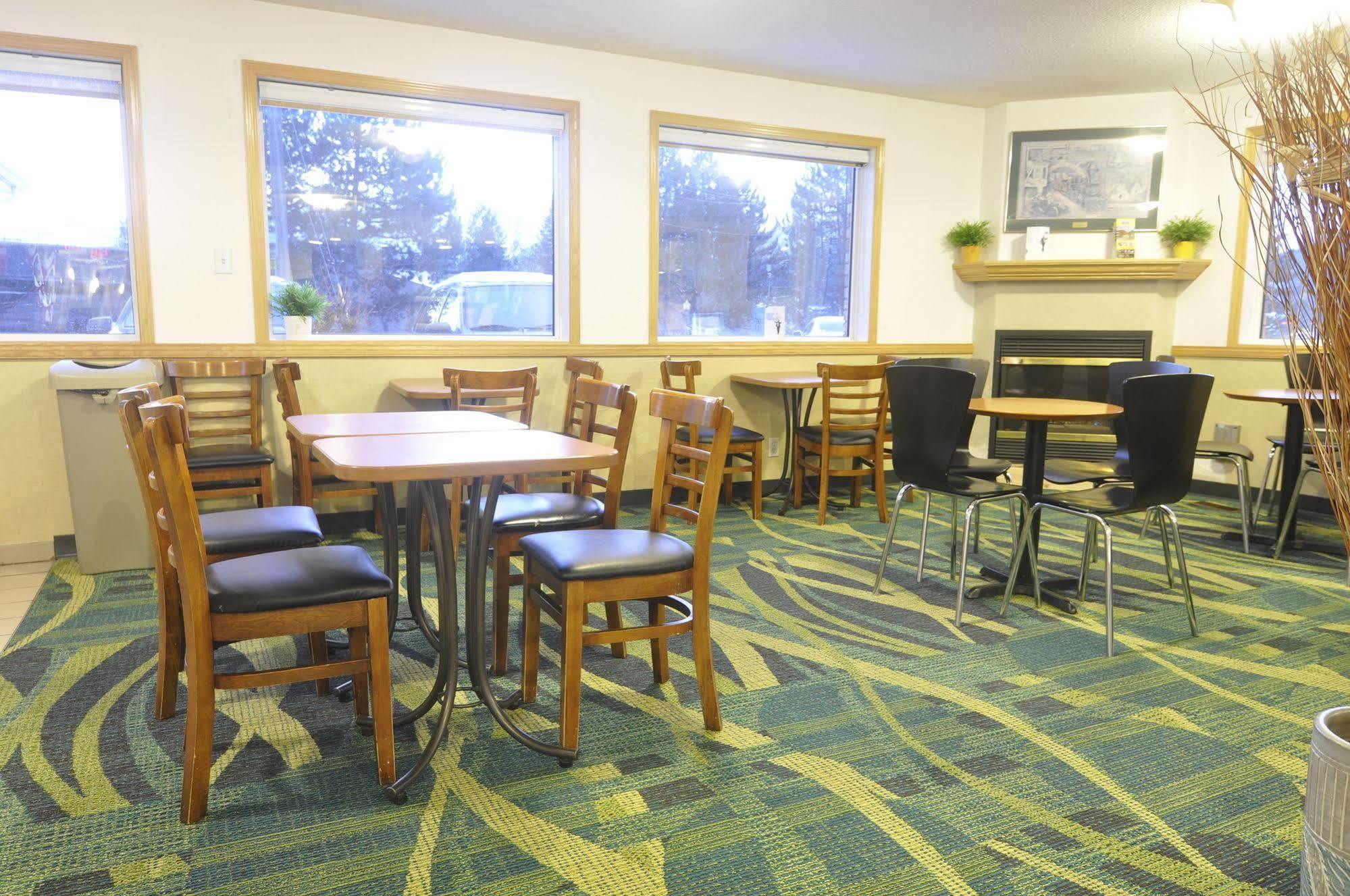 Super 8 By Wyndham Bc Motel Revelstoke