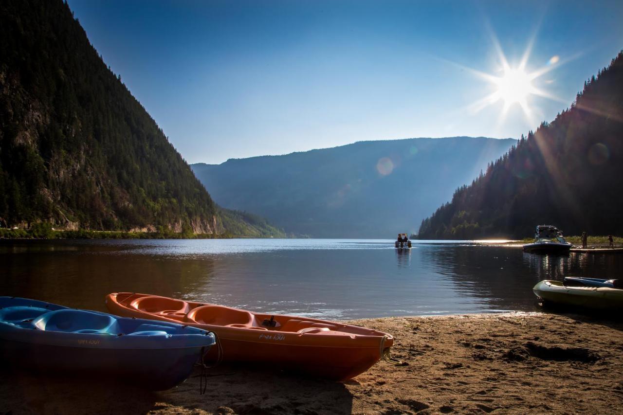Hotel Three Valley Chateau Revelstoke
