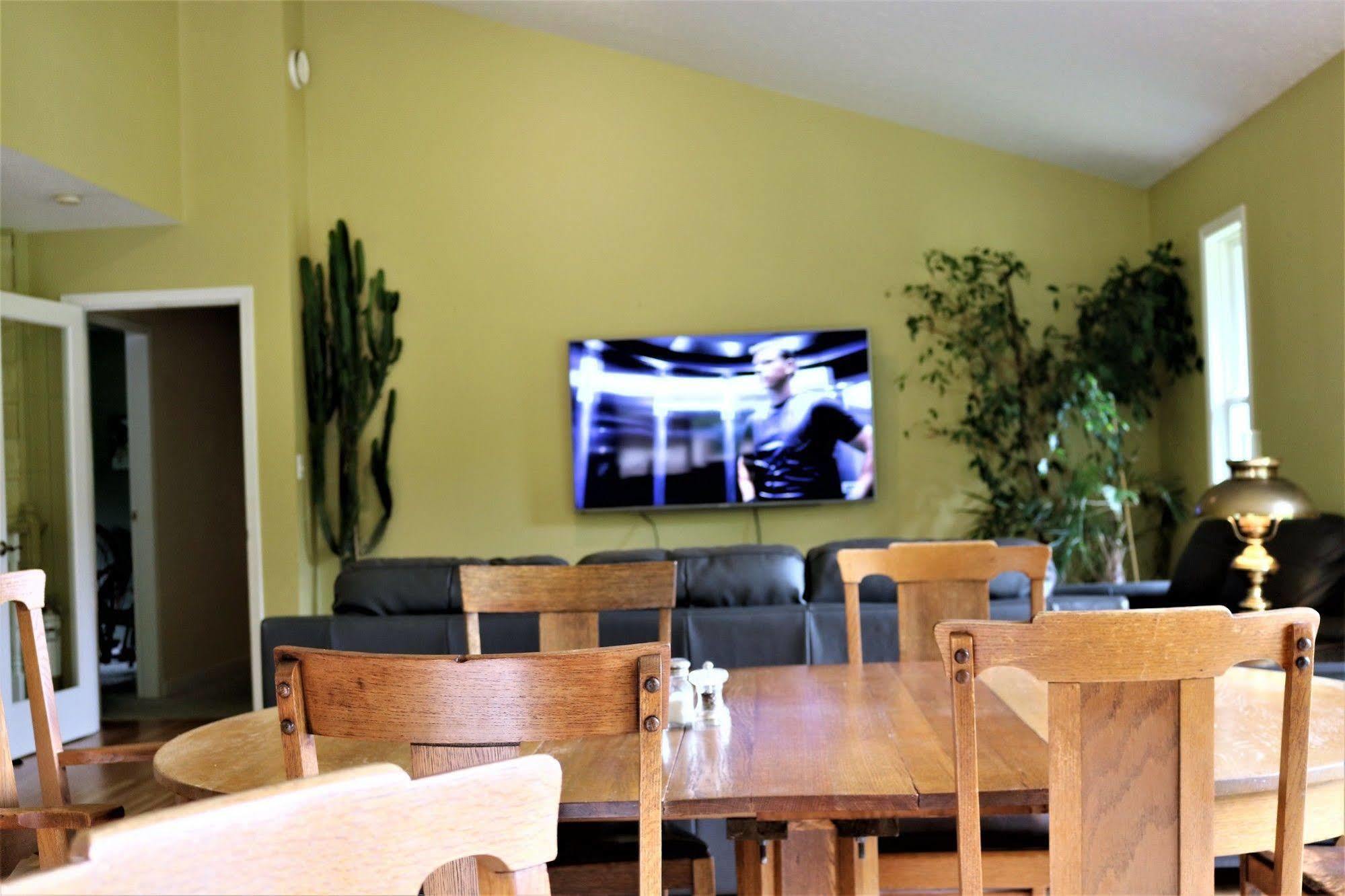 Bed & Breakfast Mulvehill Creek Wilderness And Wedding Chapel Revelstoke