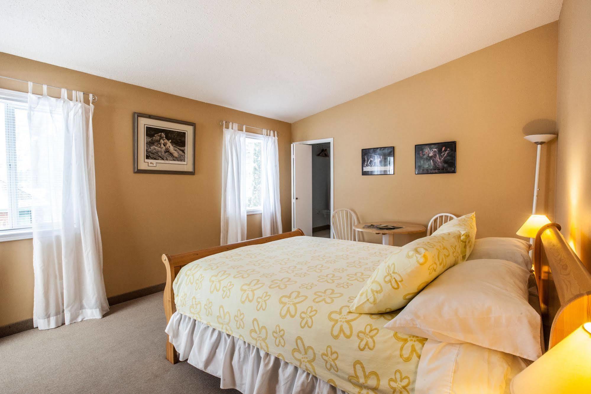 Bed & Breakfast Mulvehill Creek Wilderness And Wedding Chapel Revelstoke