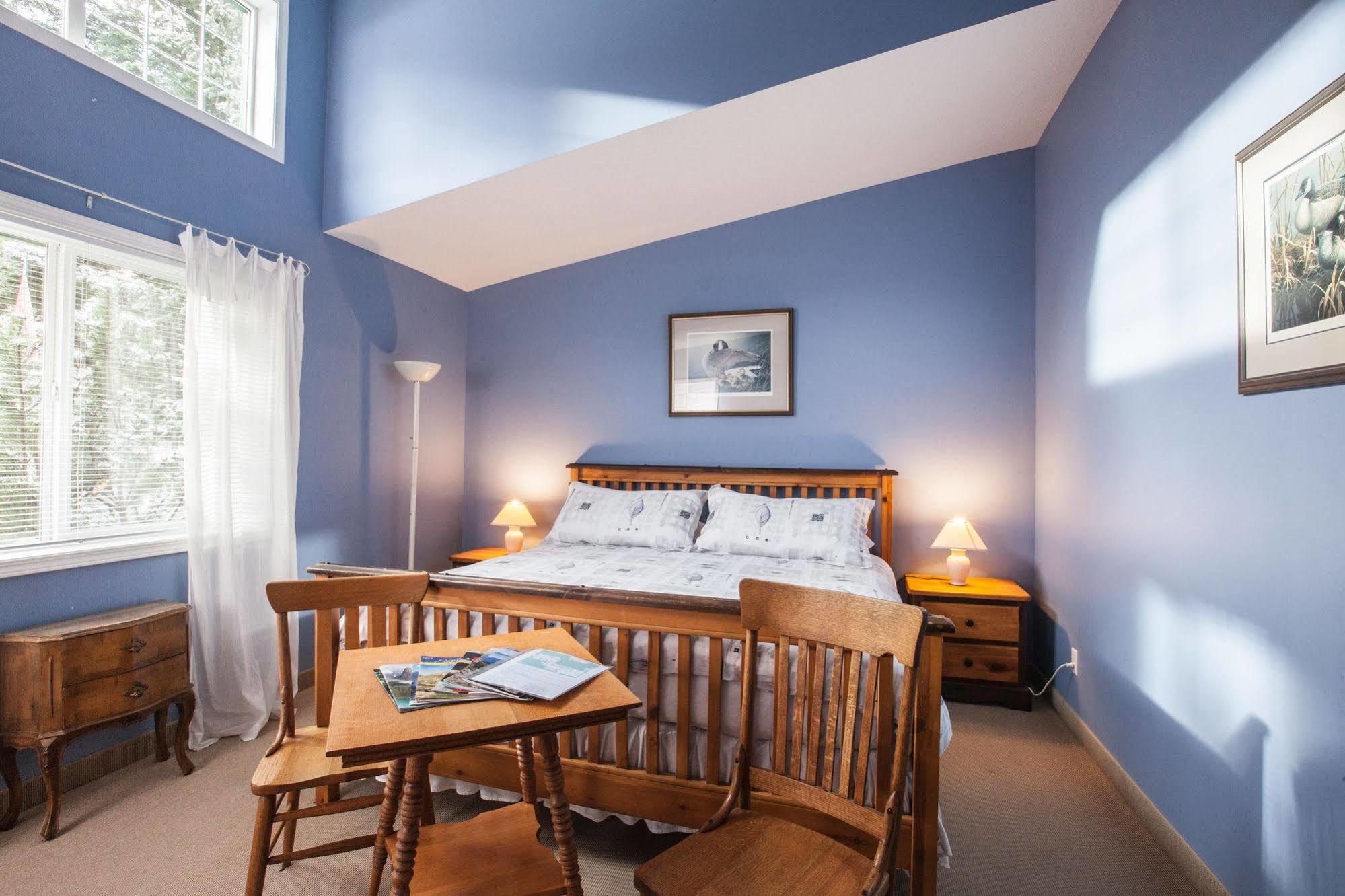 Bed & Breakfast Mulvehill Creek Wilderness And Wedding Chapel