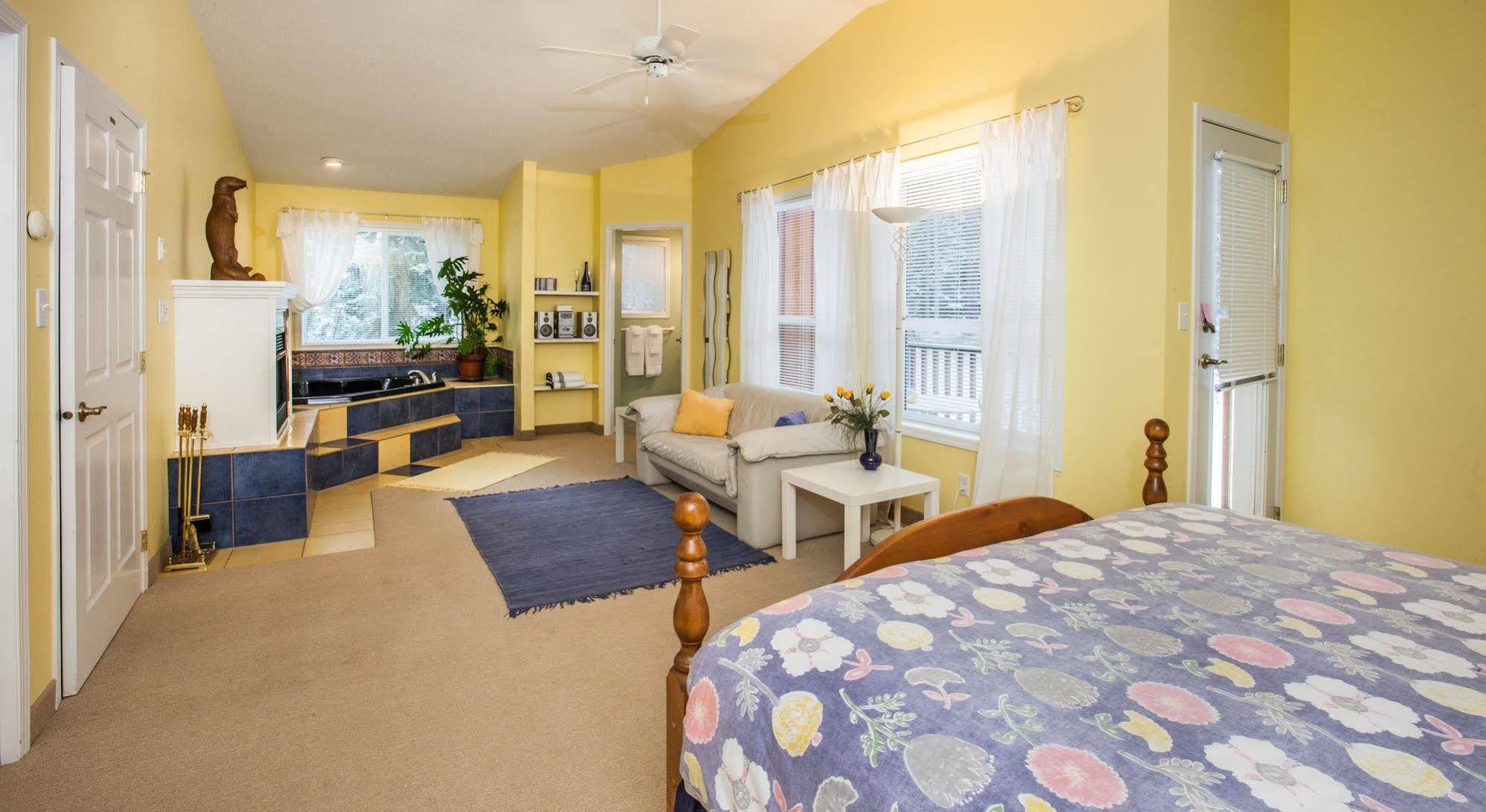 Bed & Breakfast Mulvehill Creek Wilderness And Wedding Chapel Revelstoke