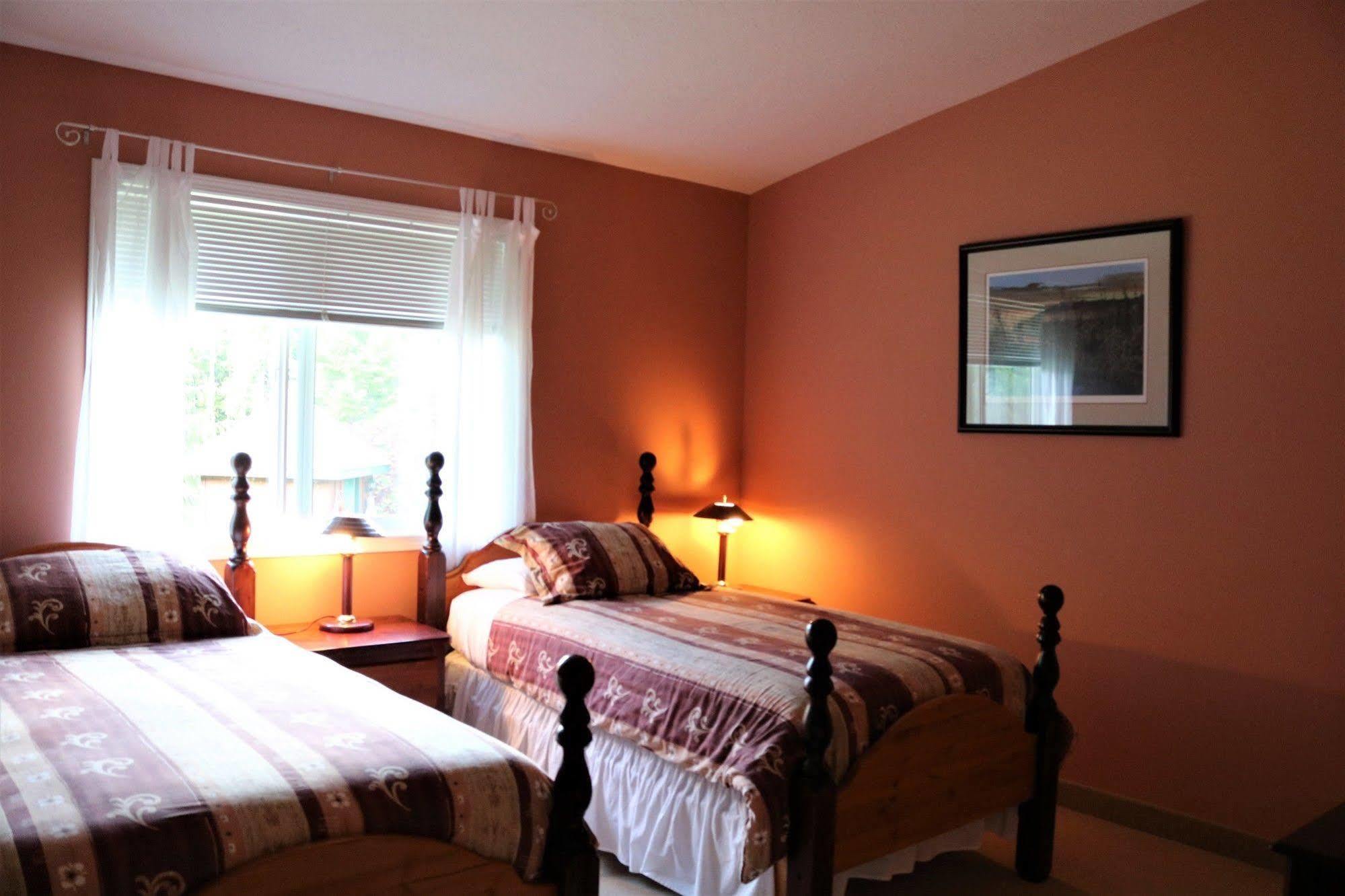 Mulvehill Creek Wilderness And Wedding Chapel 5*