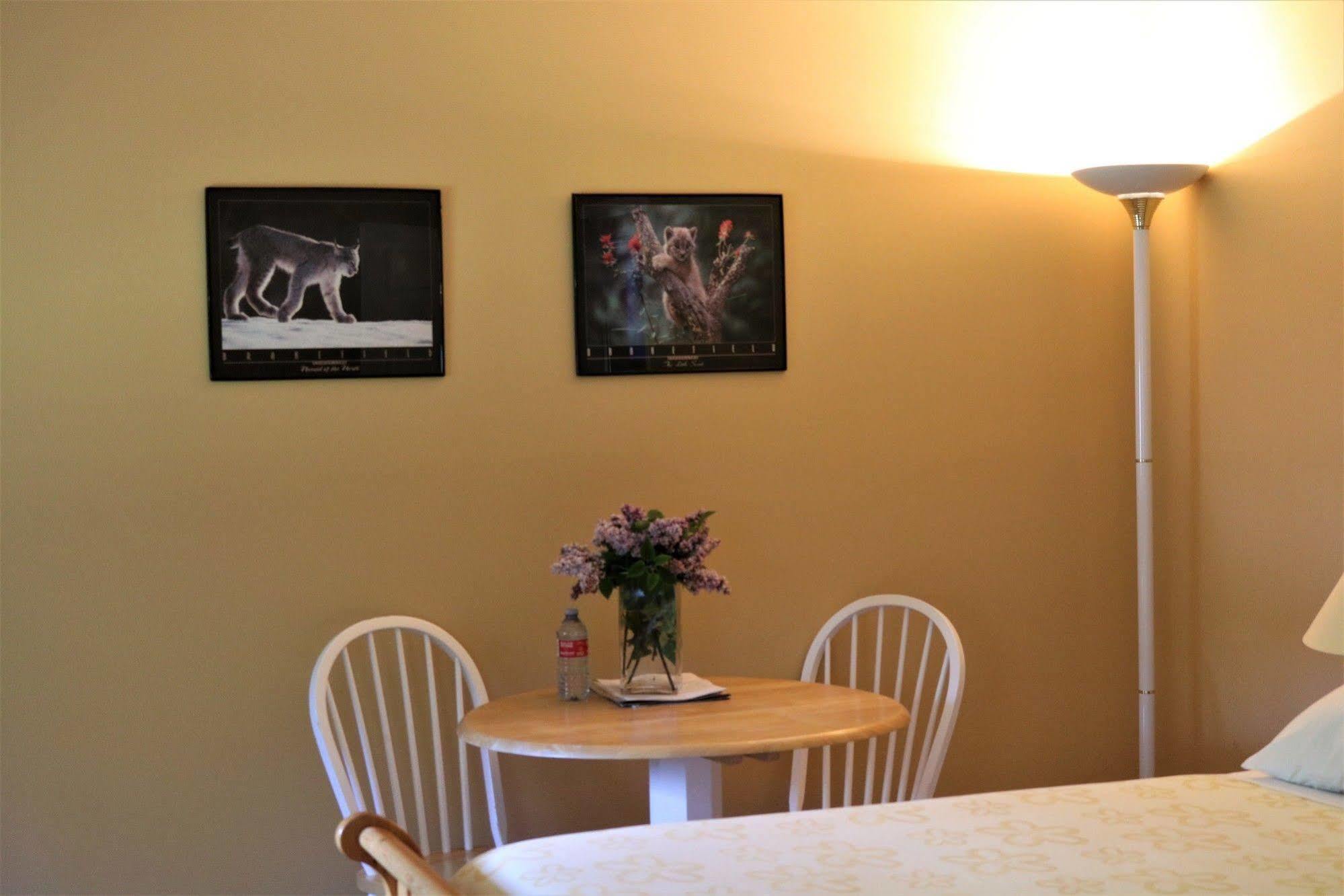 Mulvehill Creek Wilderness And Wedding Chapel 5*