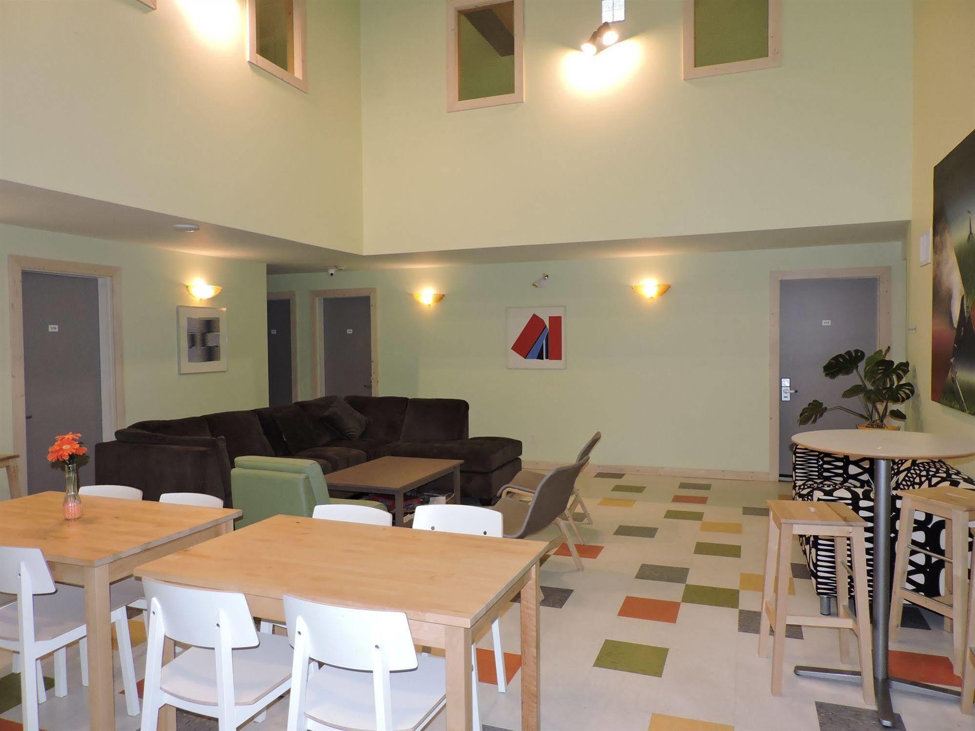 Inn The Cube In
