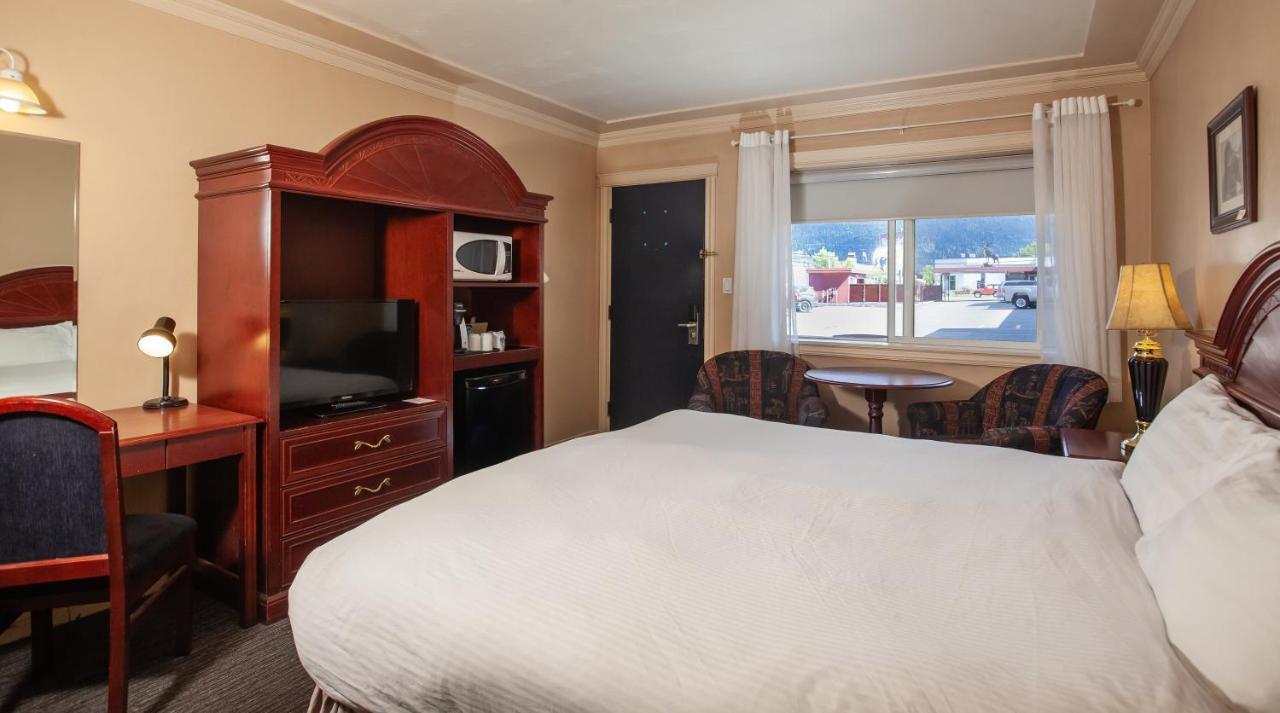 Motel Revelstoke Lodge
