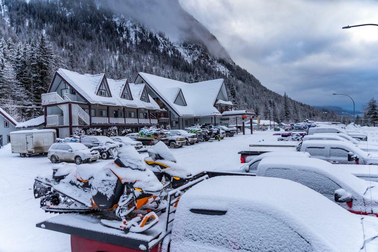 Peaks * Revelstoke