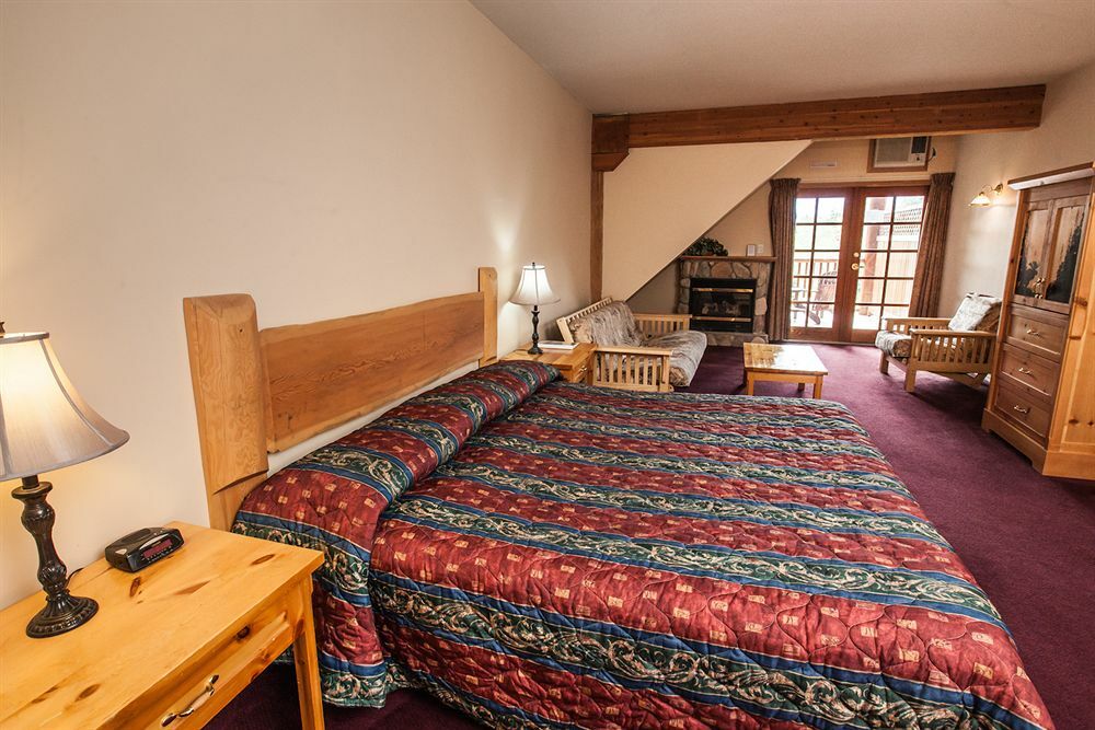Glacier House & Resort 4*