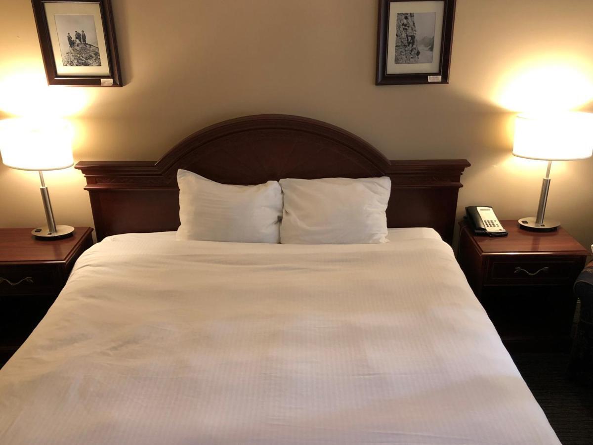 Revelstoke Lodge